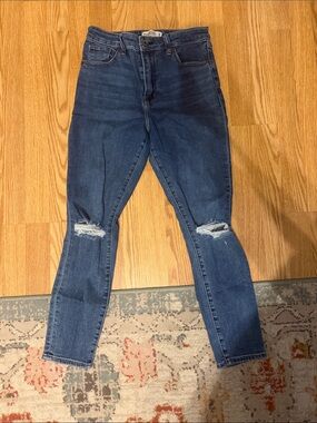 Abercrombie & Fitch Women's Skinny Jeans - Dark Blue with Knee Rips
